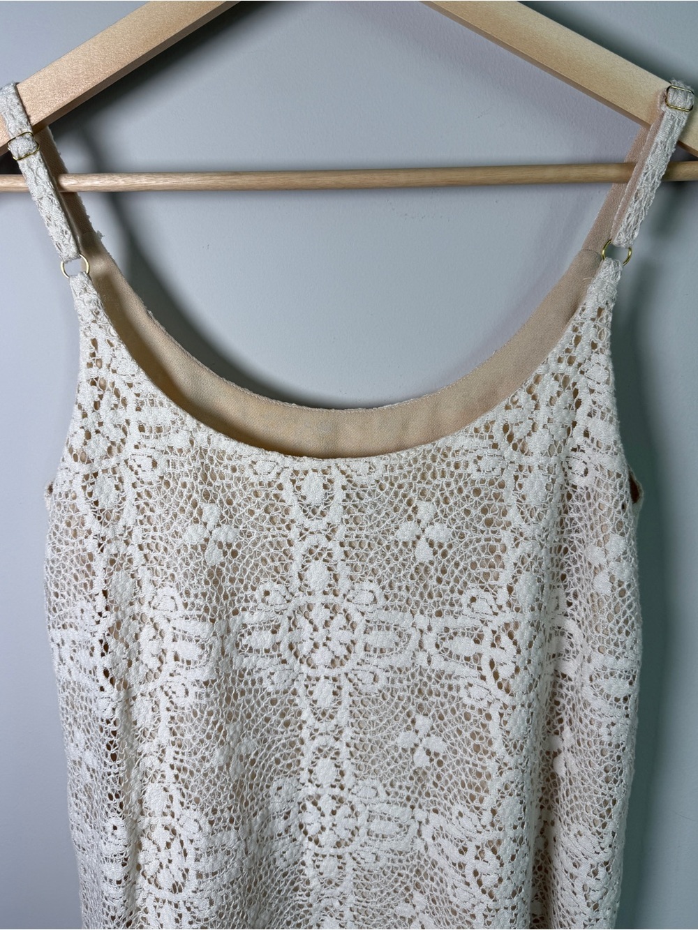 CAbi Ivory Crochet Lace Overlay Cami Tank Top Adjustable Straps Lined Size S - Picture 2 of 6